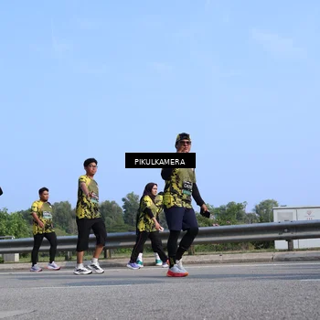 Runner Photo 6364898
