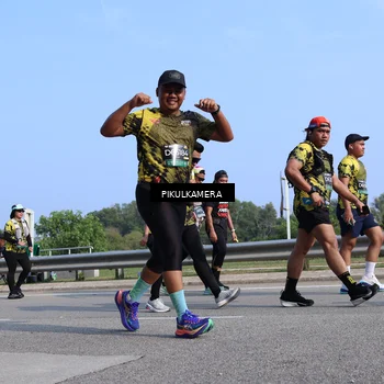 Runner Photo 6366531