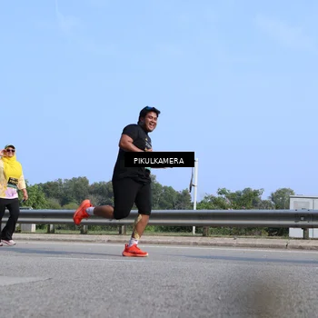 Runner Photo 6366897