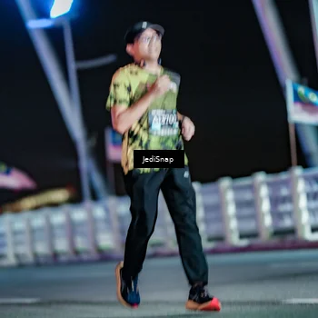 Runner Photo 6367093