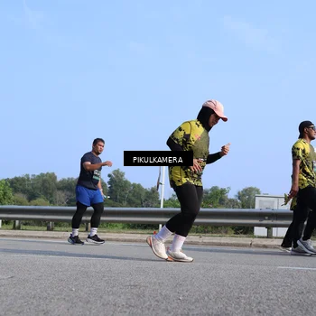 Runner Photo 6367191