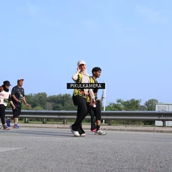 Runner Photo 6367245