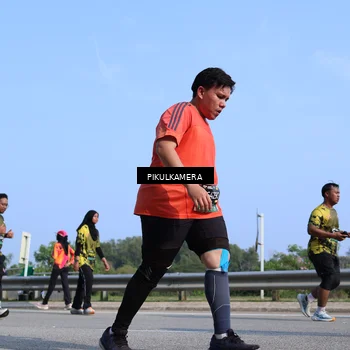 Runner Photo 6367429