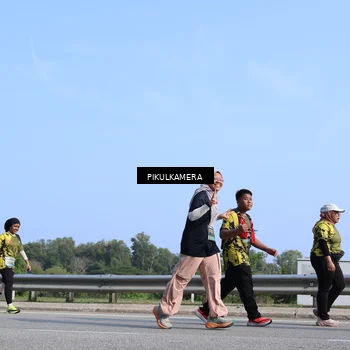 Runner Photo 6367573