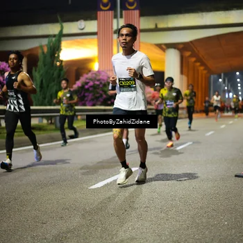 Runner Photo 6367635