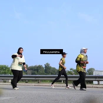 Runner Photo 6367675
