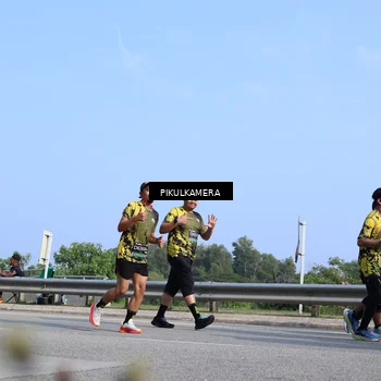 Runner Photo 6367895