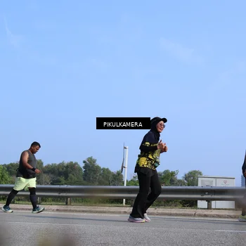 Runner Photo 6368035
