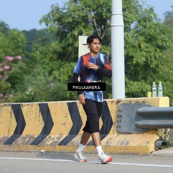 Runner Photo 6370605