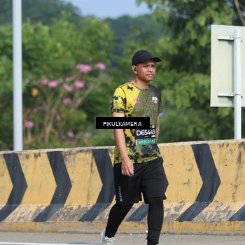 Runner Photo 6371035