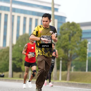 Runner Photo 6371080