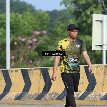 Runner Photo 6371092