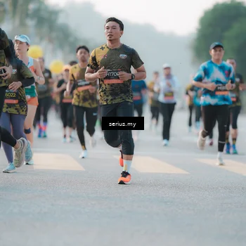 Runner Photo 6371325