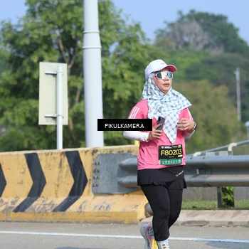 Runner Photo 6371335