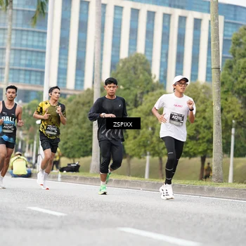 Runner Photo 6371472