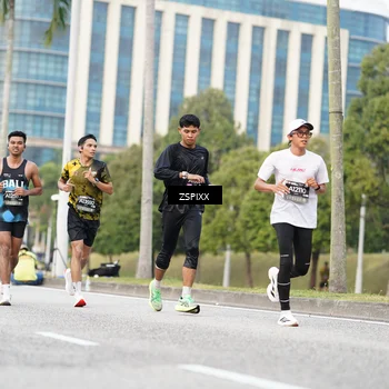 Runner Photo 6371479