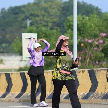 Runner Photo 6371537