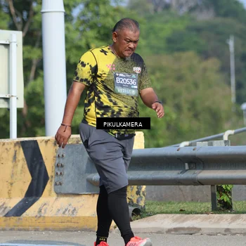 Runner Photo 6371681