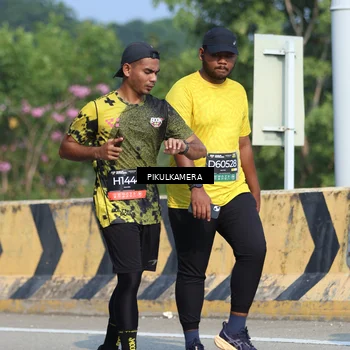 Runner Photo 6371733