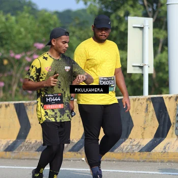 Runner Photo 6371749