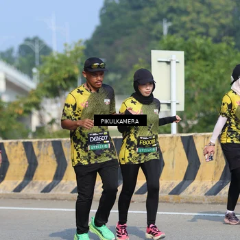 Runner Photo 6371769