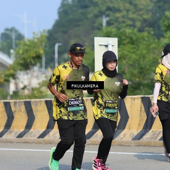Runner Photo 6371800