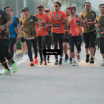 Runner Photo 6371876