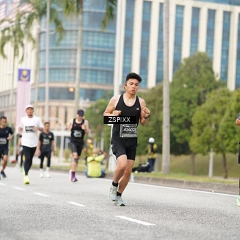 Runner Photo 6372392