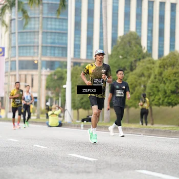 Runner Photo 6372476