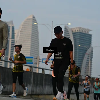 Runner Photo 6372773