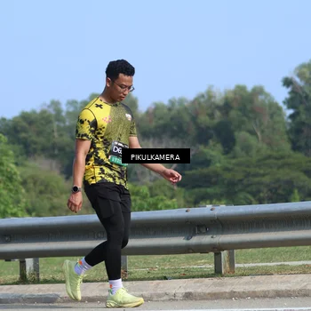 Runner Photo 6373995