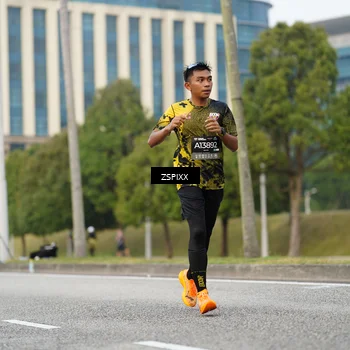 Runner Photo 6374128
