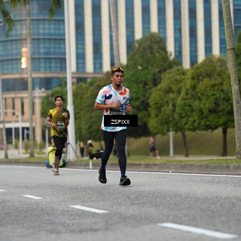 Runner Photo 6374175