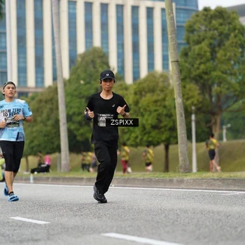 Runner Photo 6374309