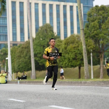 Runner Photo 6374459