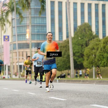 Runner Photo 6374513