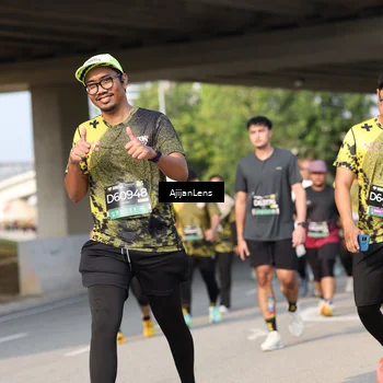 Runner Photo 6374675