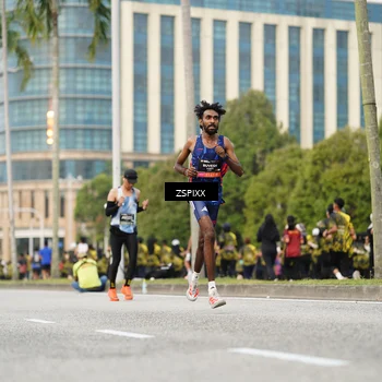 Runner Photo 6374880
