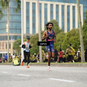 Runner Photo 6374883