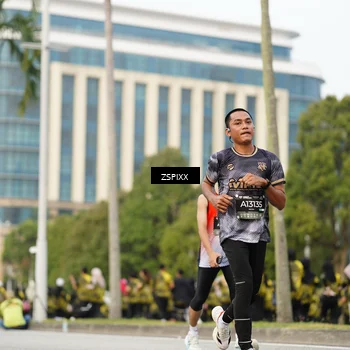 Runner Photo 6375055