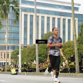 Runner Photo 6375060