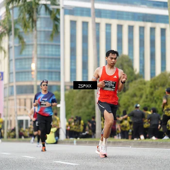 Runner Photo 6375155