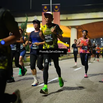 Runner Photo 6375895