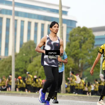 Runner Photo 6375953