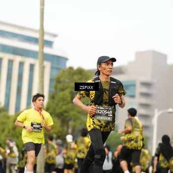 Runner Photo 6376042