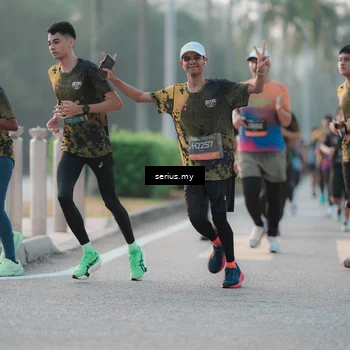 Runner Photo 6376165