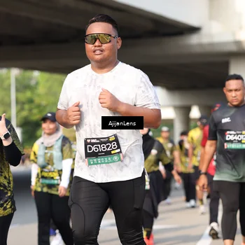 Runner Photo 6376244