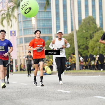 Runner Photo 6376399