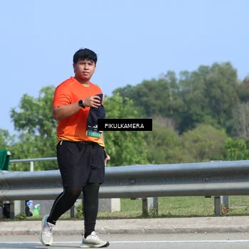 Runner Photo 6376453