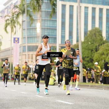 Runner Photo 6376551